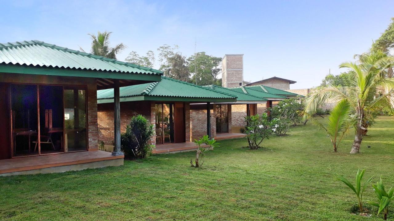 The Coastal Village Cabanas Ahangama Bagian luar foto